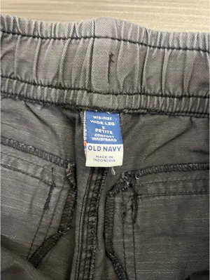 Old Navy Cargo Pants thumbnail 4
