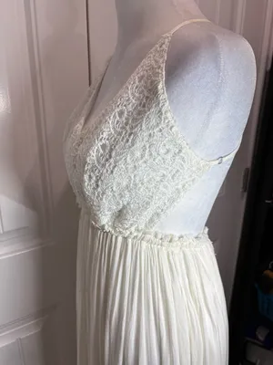 Forever 21 White Pleated Maxi Dress with Lace Trim thumbnail 6