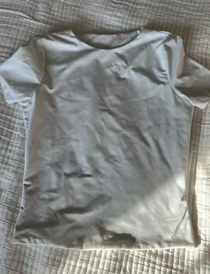 White fitted workout top thumbnail 1