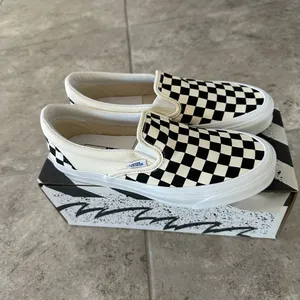 Vault vans classic slip on sail checkerboard thumbnail 6