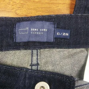Levi’s Demi Curve Bootcut Jeans Women’s Size 6 Dark Wash Stretch Denim 28x22 thumbnail 8