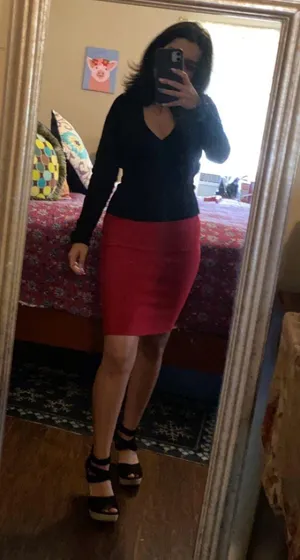 Red Skirt Love University thumbnail 1