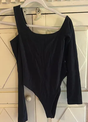 fab'rik Asymmetrical Long Sleeve Bodysuit thumbnail 1