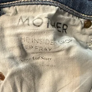 Mother Medium Wash Insider Crop Step Fray Jeans Size 26 thumbnail 4