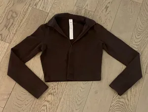 Lululemon shirt thumbnail 1