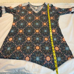 NY Collection Boho Top Asymmetric Hem Size Medium Bell Sleeves Geometric V Neck thumbnail 7