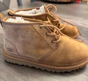 UGG boots thumbnail 1