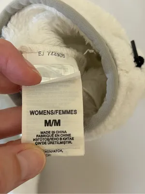 The North Face Women’s Denali Thermal Mittens in White - Size M thumbnail 3