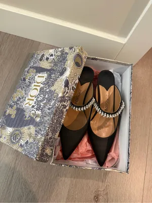 Black Crystal-Embellished Pointed Mules thumbnail 3