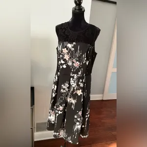 White House | Black Market dress 🌺PRETTY🌷 thumbnail 9