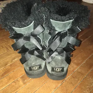 UGG shearling lined boots with bows in the back thumbnail 3