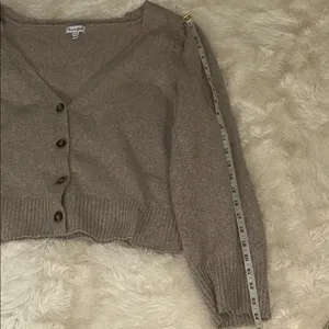 Wilfred Taupe Love Fire Button-Up Crop Cardigan thumbnail 7
