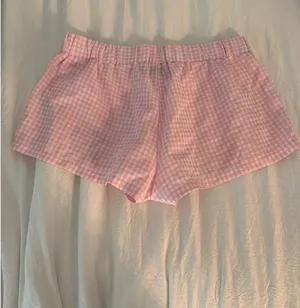 Edikted Checkered Pink Shorts  thumbnail 2