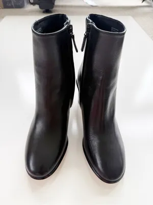 Tory Burch Brooke Stamped Heel Bootie size 9 thumbnail 4