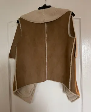 Vestique Fur Vest thumbnail 2