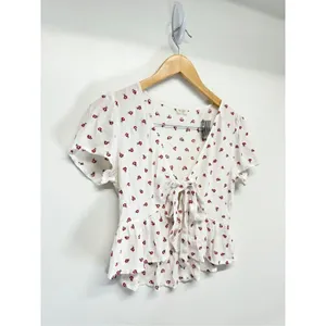 John Galt Cropped Floral Top‎ Size Medium White Red Tie Front Ruffle thumbnail 3