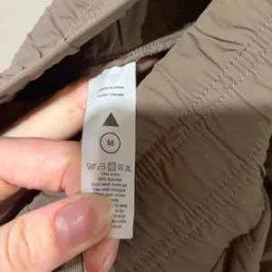 Balance athletica joggers thumbnail 3