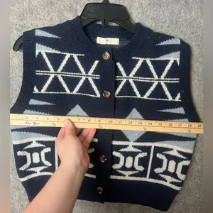 navy woman Size 2 Small blue geometric motif button-up sweater vest‎ thumbnail 3