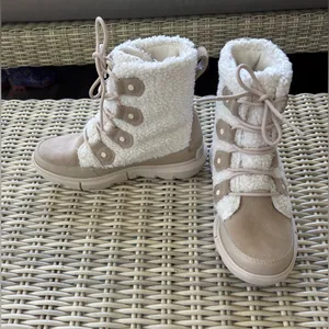Sorel Explorer‎ Joan Cozy Leather Boots 6.5 winter snow streetwear athleisure thumbnail 2