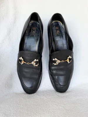 Gucci Black Leather Women's Loafers with Gold Horsebit Size 8.5 thumbnail 9
