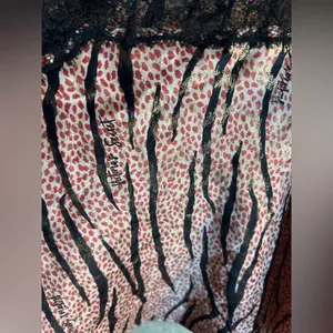 Victoria's Secret Strappy Camisole Lace Trim Tank, lovely print w black lace XL thumbnail 8