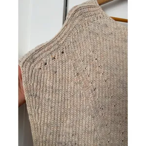 PILCRO Oversized Oatmeal Marl Knit Sweater Vest Deep V-Back Strap MEDIUM thumbnail 7