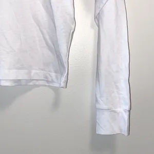 NWT Ripcurl long sleeve semi crop surf T-shirt thumbnail 3
