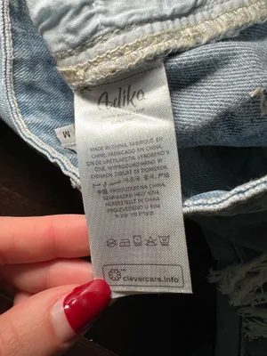 NWT Adika Distressed Jeans Size Medium thumbnail 4