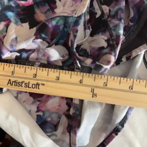 361 | Lululemon Tracker Short‎ Women 8 Floral Print Lined Running Shorts thumbnail 4