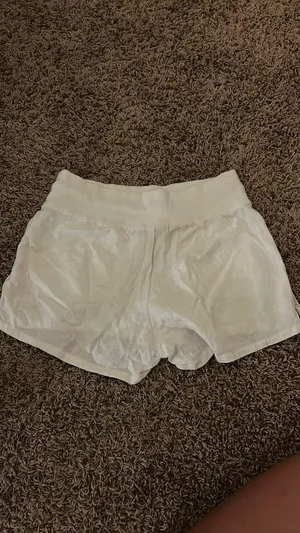 Urban Outfitters Linen Shorts thumbnail 2