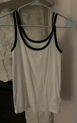 Old Navy Tank Top thumbnail 1