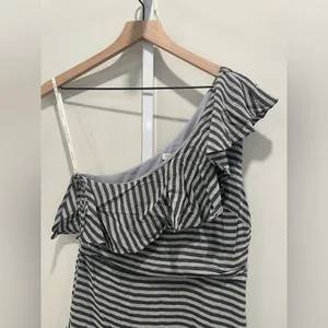 H by Halston Grey Stripe Ruffle Dress Size 6‎ thumbnail 3