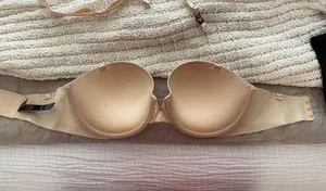 Victoria's Secret Brand new Strapless Bra thumbnail 3