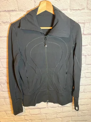 Lululemon Athletica In Stride Black Jacket‎ Womens size 8 athletic wear thumbnail 1