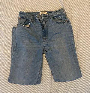 Women’s Abercrombie Ankle Straight High Rise Jeans thumbnail 1
