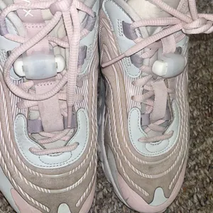 Womens Nike Air Max 270 React Photon Pink thumbnail 12