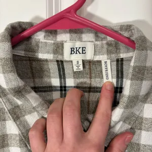 BKE Boyfriend Fit Button Down Plaid Flannel  thumbnail 4