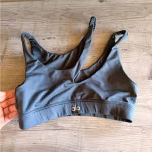 ALO Yoga grey Strappy Cutout Sports Bra thumbnail 4