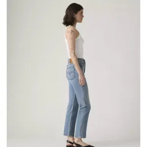 Levi's 28x28 Premium Wedgie Straight Ankle Women's Jeans Invest Access Med Wash thumbnail 4