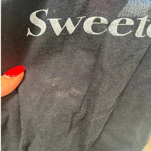 Ariana Grande Sweetener tour t-shirt size S thumbnail 4