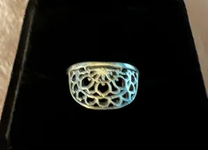 Women’s Stainless Steel Silver Unique Design Ring Size 7 thumbnail 1