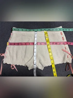 🆕 Betsey Johnson Cream Knit Scallop Hem Shorts with Pink Ribbon Size S thumbnail 3