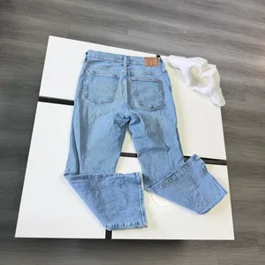 ✨ Madewell Mid-Rise Kick Out Jeans - Size 26P (Petite) ✨ thumbnail 8