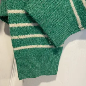 NWT Tilly’s Love Tree Size L Oversized Cropped Green Striped Pullover Sweater thumbnail 5