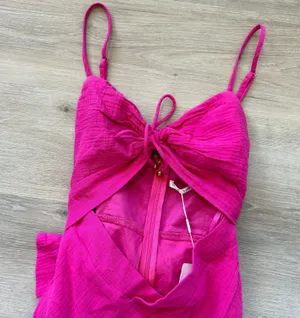 Twin Flame Drawstring Bust Midi Dress in Hot Pink thumbnail 5
