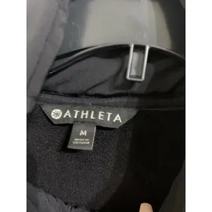ATHLETA Victory Primaloft Black‎ Hoodie Size Medium #373167-00 thumbnail 3