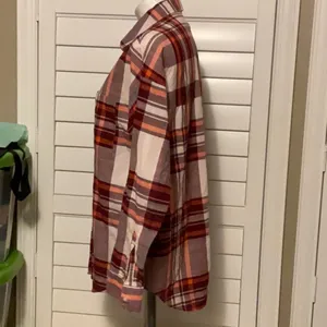 Old Navy Red and White Casual Button Down Shirt thumbnail 4
