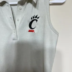 Under Armour Cincinnati Bear Cats Collared Polo Sleeveless Fitted Small Wmen thumbnail 3