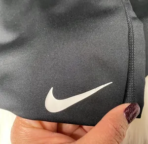 Nike Pro Black Cropped Leggings thumbnail 6