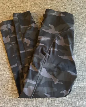 Athleta Camo Ultimate Stash Tight‎ Leggings Women's Size S Black Grey Activewear thumbnail 1
